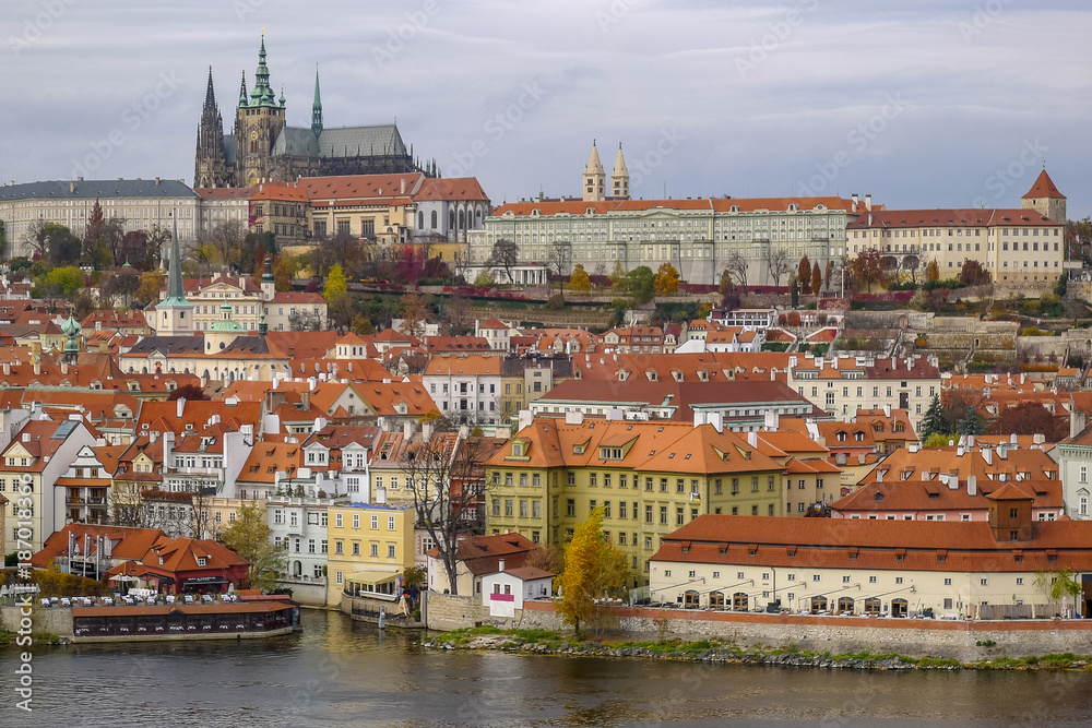 Obraz premium The skyline and cityscape of Prague