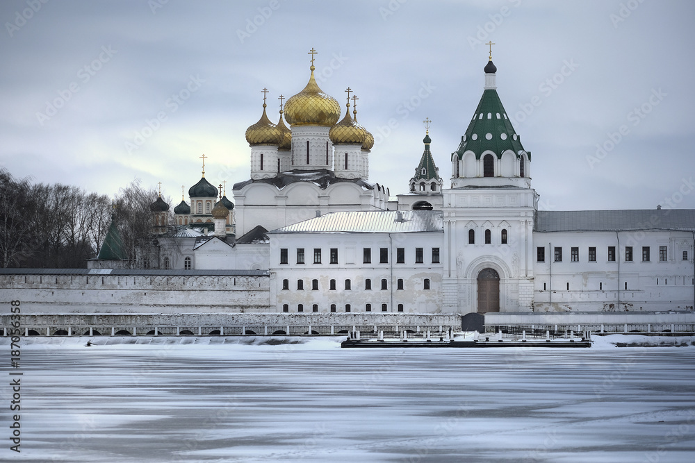 Fototapeta premium Kostroma, Russia - January, 5, 2017: Ipatievsky monastery in Kostroma, Russia in winter