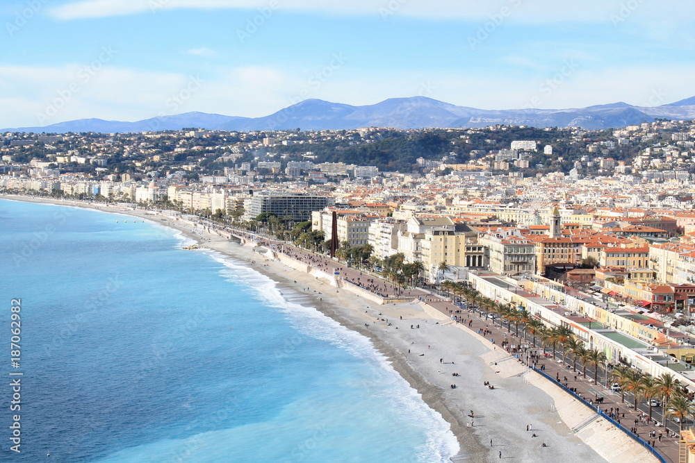 Vue panoramique sur Nice et la promenade des Anglais, cote d’Azur, France
