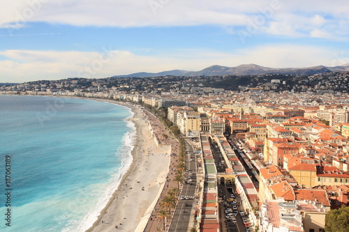 Vue panoramique sur Nice et la promenade des Anglais, cote d’Azur, France 