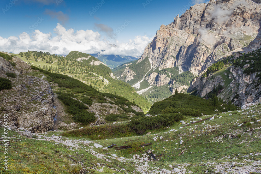 Sentiero Armentarola tra le Dolomiti (Trentino Alto Adige, Italia)