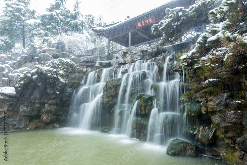 snow of water fall