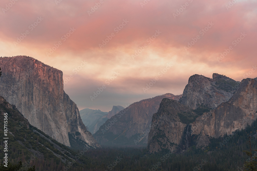 Yosemite  National Park, Tunnel view point at sunset in fall
