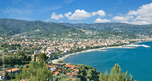 Blick auf den beliebten Badeort Diano Marina an der italienischen Riviera,Ligurien,Italien photo