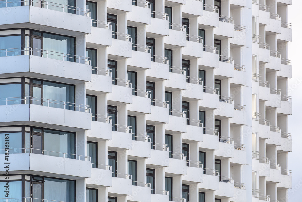 Hotelfassade mit Meerblick Hotelfassade mit Meerblick