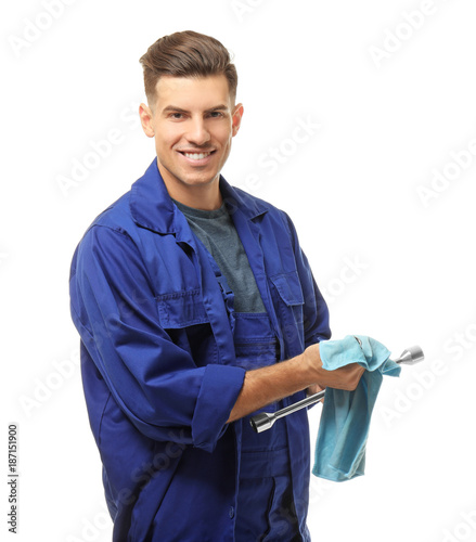 Handsome auto mechanic wipi...