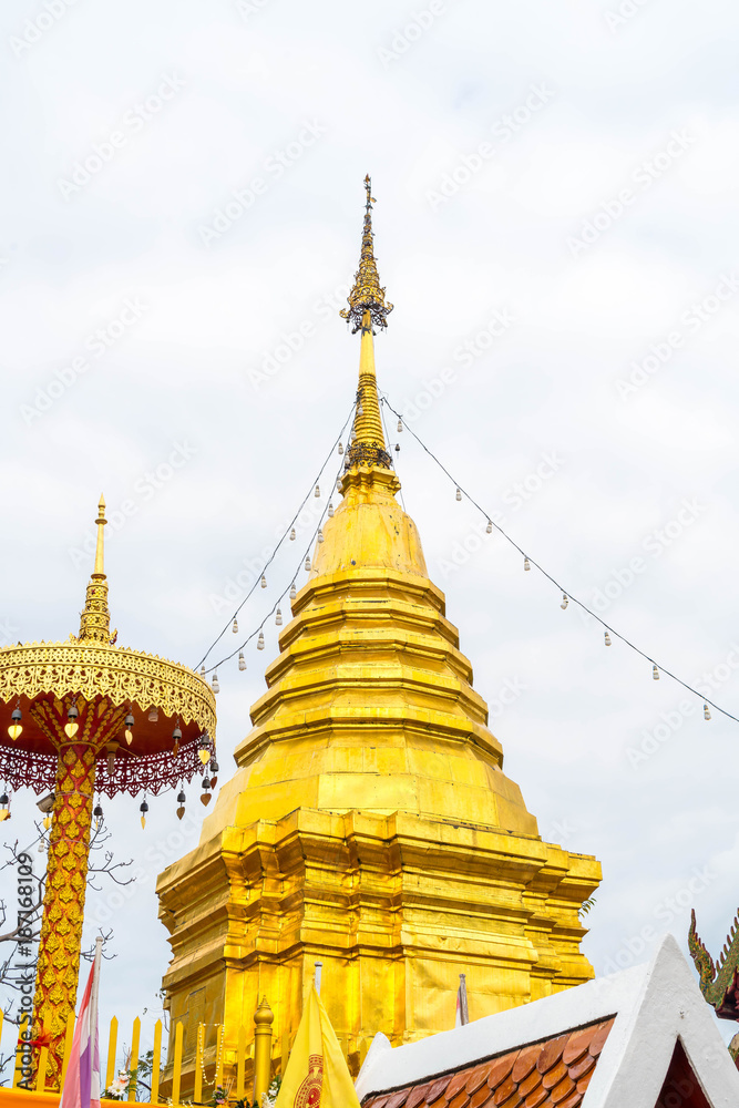 Fototapeta premium Beautiful architecture at Wat Phra That Doi Kham in Chiang Mai.