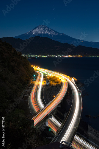 Nightview of Mount Fuji and Tomei Highway from Satta Path (薩埵峠の富士山と東名高速夜景) photo