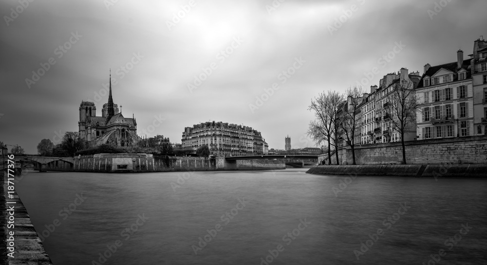 Fototapeta premium Notre Dame de Paris cathedral.