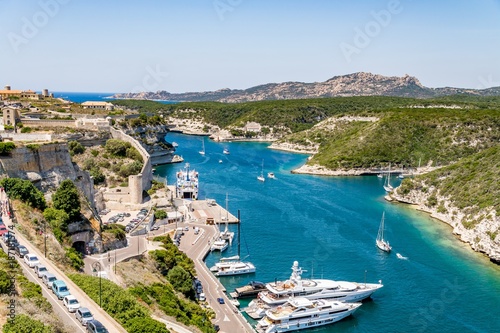 Fotografía Bonifacio marina and bay on a beautiful day, Corsica, France