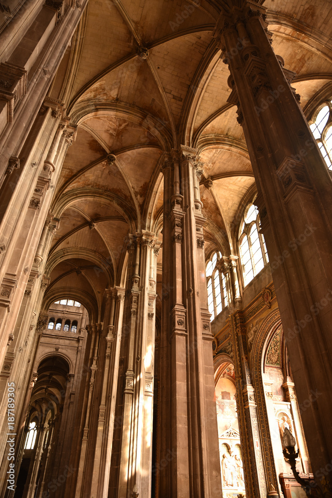 Voûtes gothique de l'église Saint-Eustache à Paris, France