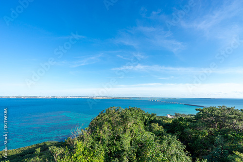 牧山展望台から見る伊良部大橋の風景