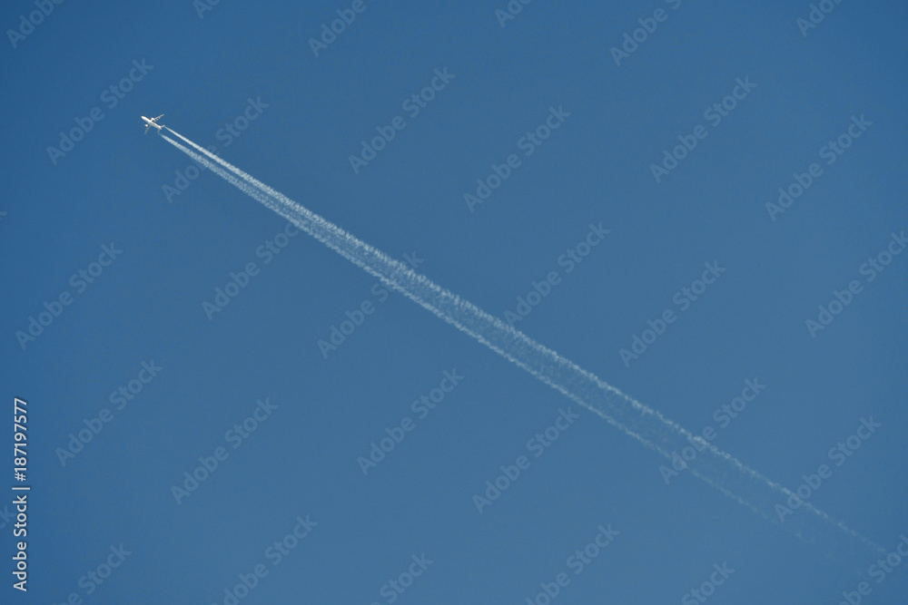 飛行機雲 飛行機雲