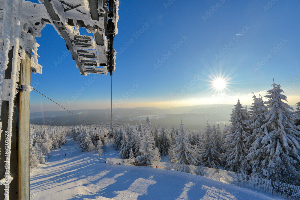 Obraz premium Seilbahn Winter im Fichtelgebirge am Ochsenkopf