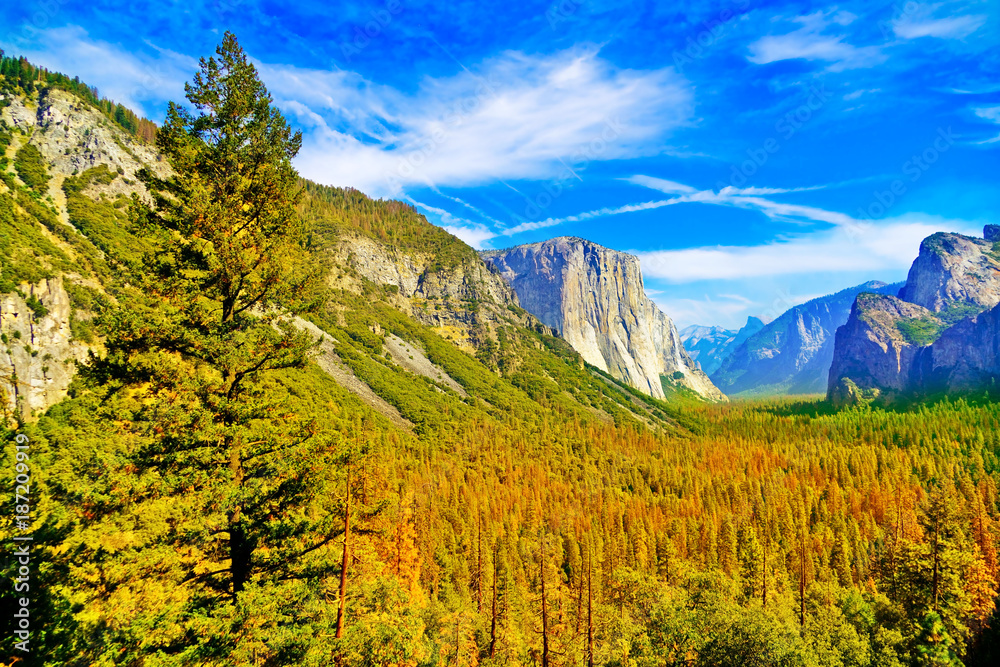 The viewpoint called Tunnel View in Yosemite National Park in autumn.