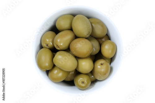 Oliven grün Olive von oben isoliert freigestellt Freisteller