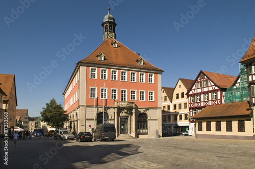 Marktplatz mit Historischem Rathaus von 1726. Schorndorf ist die Geburtsstadt von Gottlieb Daimler, dem Benzinmotor-Erfinder. Schorndorf, Baden-Württemberg, Deutschland.