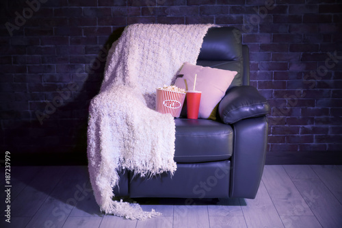 Leather armchair with popco...