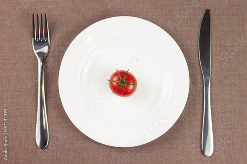 tomato on the plate