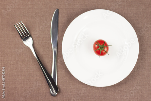 tomato on the plate