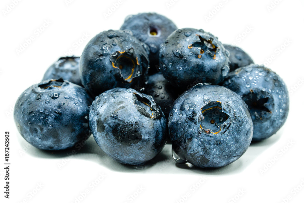 Blaubeeren Heidelbeeren isoliert freigestellt auf weißen Hintergrund, Freisteller
Blaubeeren Heidelbeeren isoliert freigestellt auf weißen Hintergrund, Freisteller