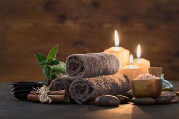 Foto auf Acrylglas Massagesalon Beauty-Spa-Behandlung mit Kerzen  © Rido