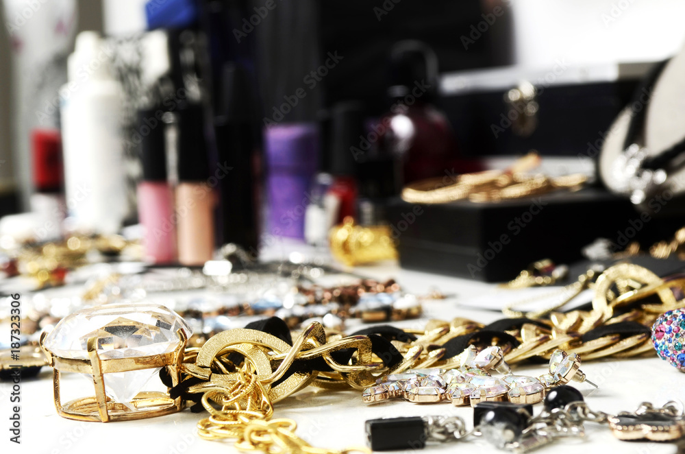 Jewelry and parfumes Jewelry and parfumes