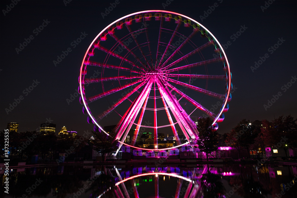 Montreal ferris wheel at night