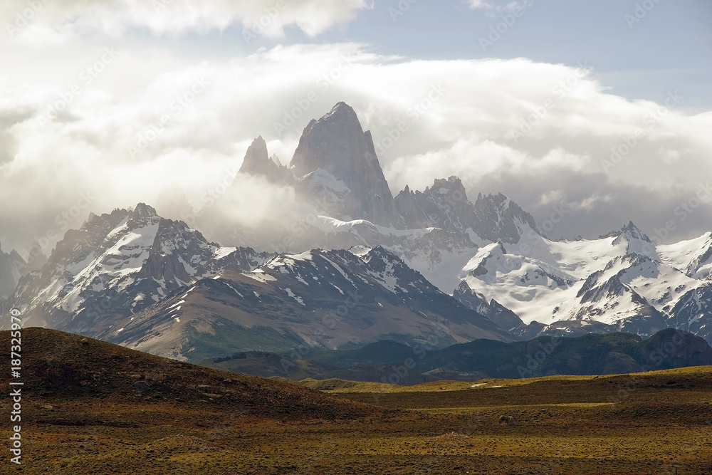 Fototapeta premium Cerro Fitz Roy mountain in Patagonia, Argentina