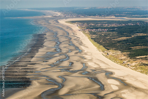 Vue aérienne de la Baie de Somme en France photo