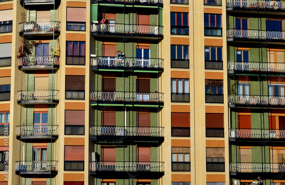 70er Jahre Fassaden in Mailand