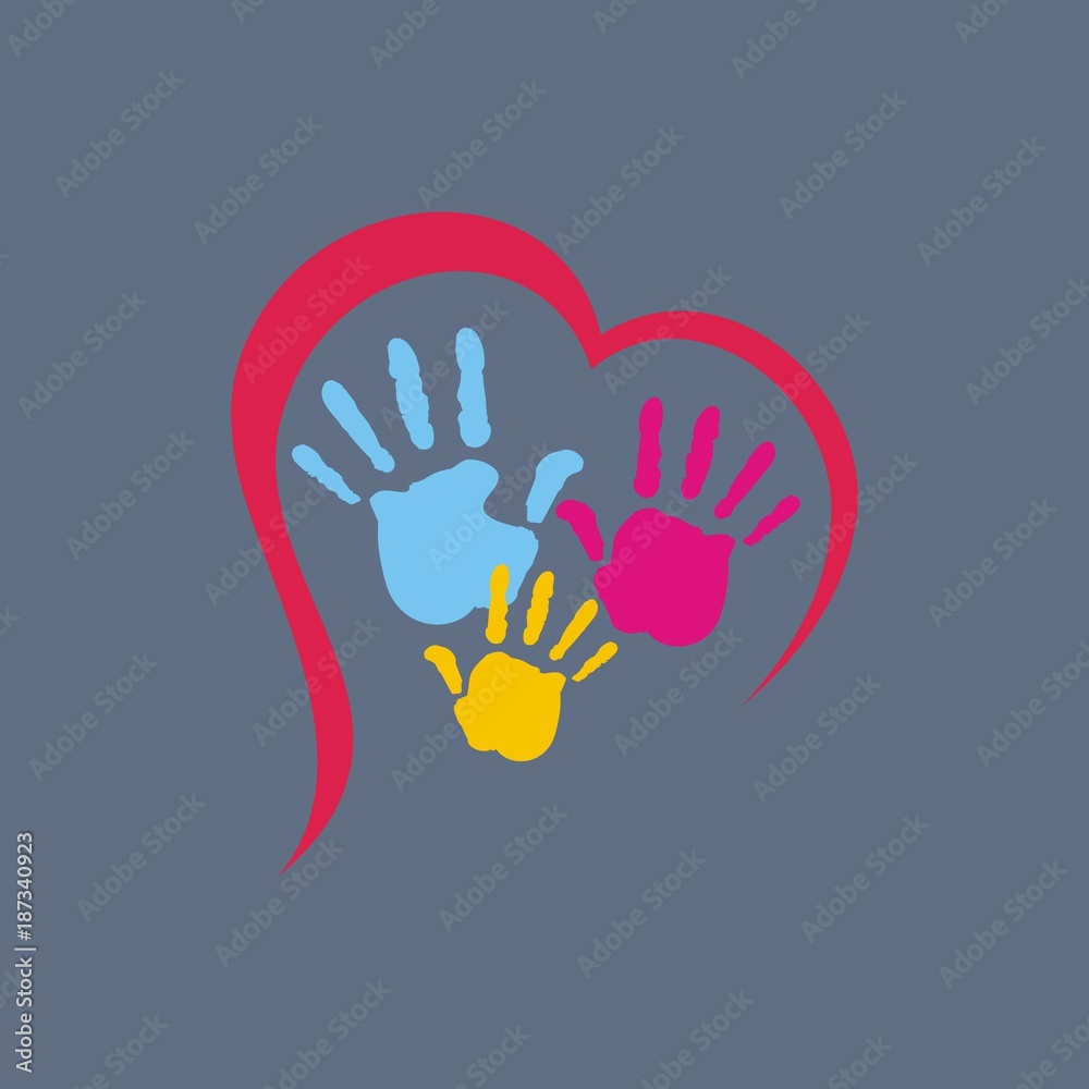 Obraz premium семейный отпечаток рук и сердце
