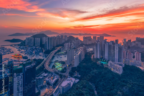 Canvas Print Panoramic Aerial View of a Stunning Sunset over Aberdeen And Ap Lei Chau distric