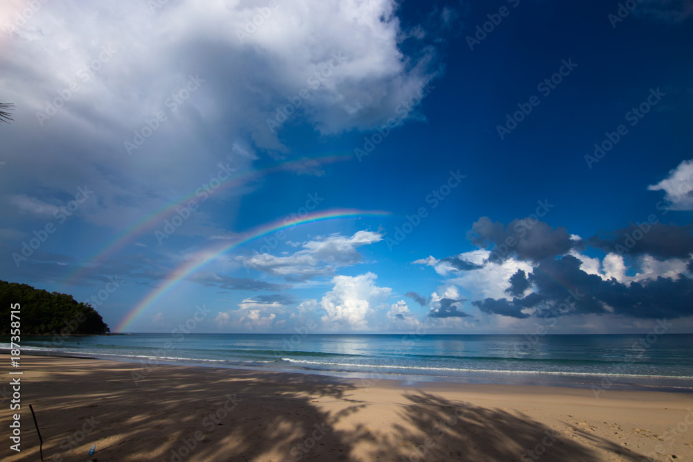 Φωτογραφία Beautiful beach with blue sky and rainbow in Kudat, Sabah Borneo, East Malaysia