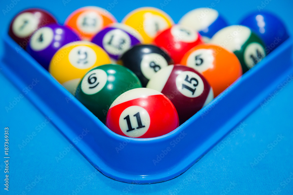 Naklejka premium Billiard pool balls on table