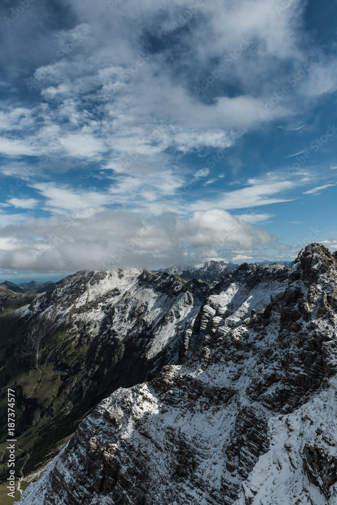 Blick vom Nebelhorn auf die Alpen