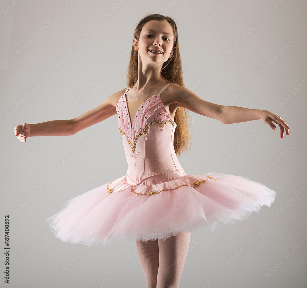 Naklejka premium Pretty ballet dancer