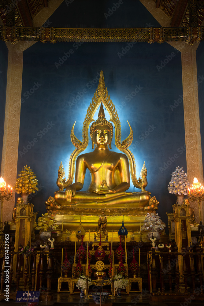 Phra Puttha Jinnarat, main altar with seated buddha, of Wat Benchamabophit (Marble Temple), Bangkok, Thailand .