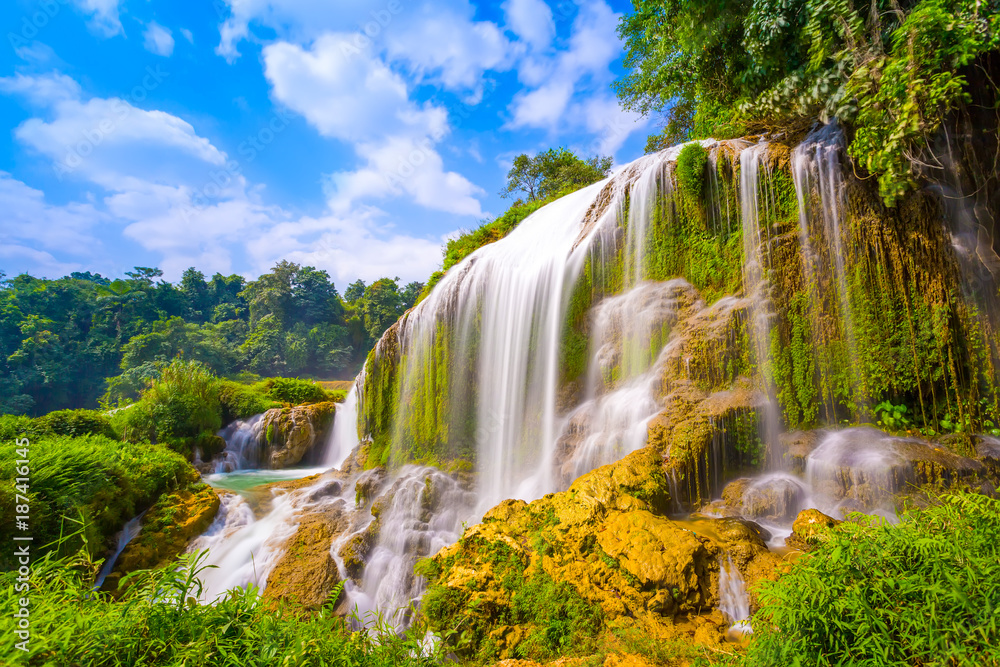 Beautiful Detian waterfall Beautiful Detian waterfall