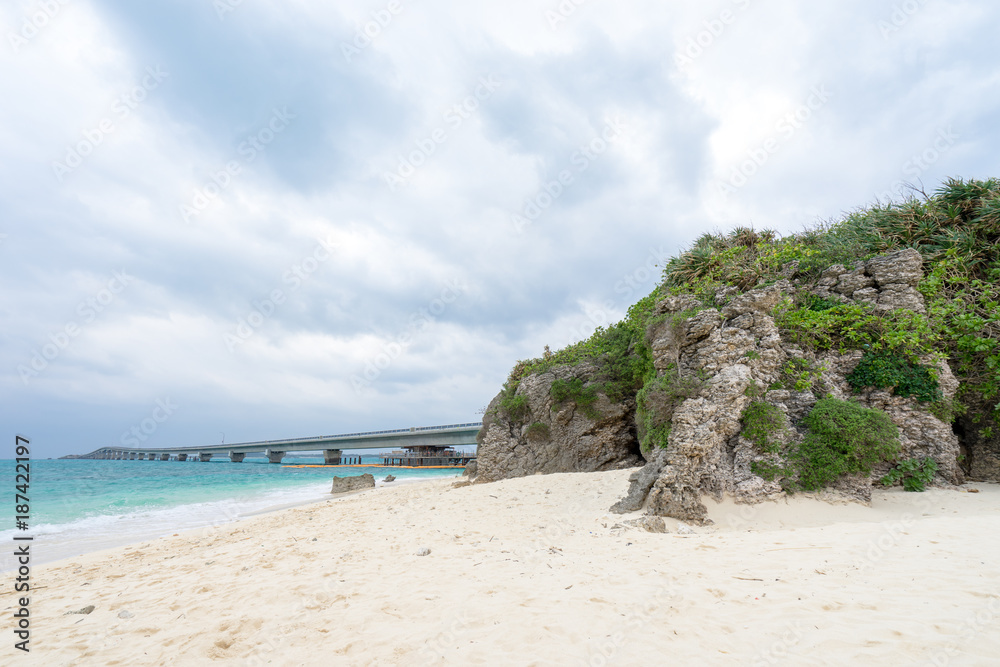 ビーチと池間大橋の風景 ビーチと池間大橋の風景