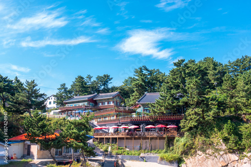 Hyuhyuam Hermitage in Yangyang. © SiHo