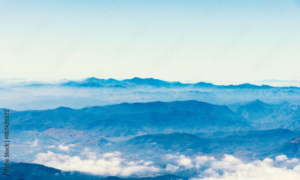 Obraz premium Landscape of mountain with Mist in the morning.
