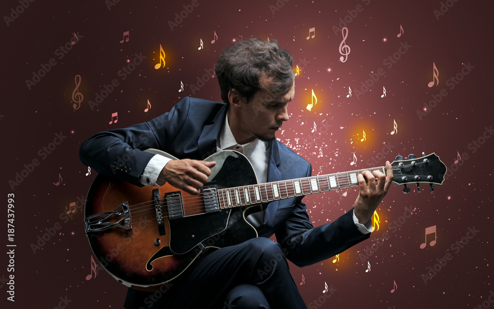 Obraz premium Falling notes with classical musician