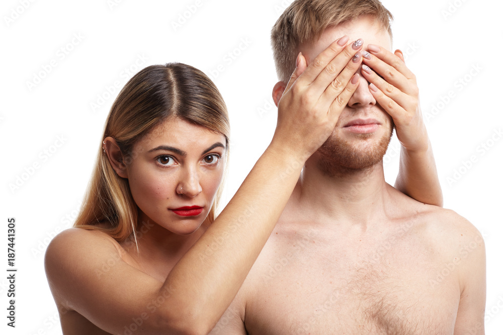 Робкий взгляд и сила рук. Person with hand. Робкий взгляд и сила рук. Взгляд женщины. Стеснительный парень и девушка.