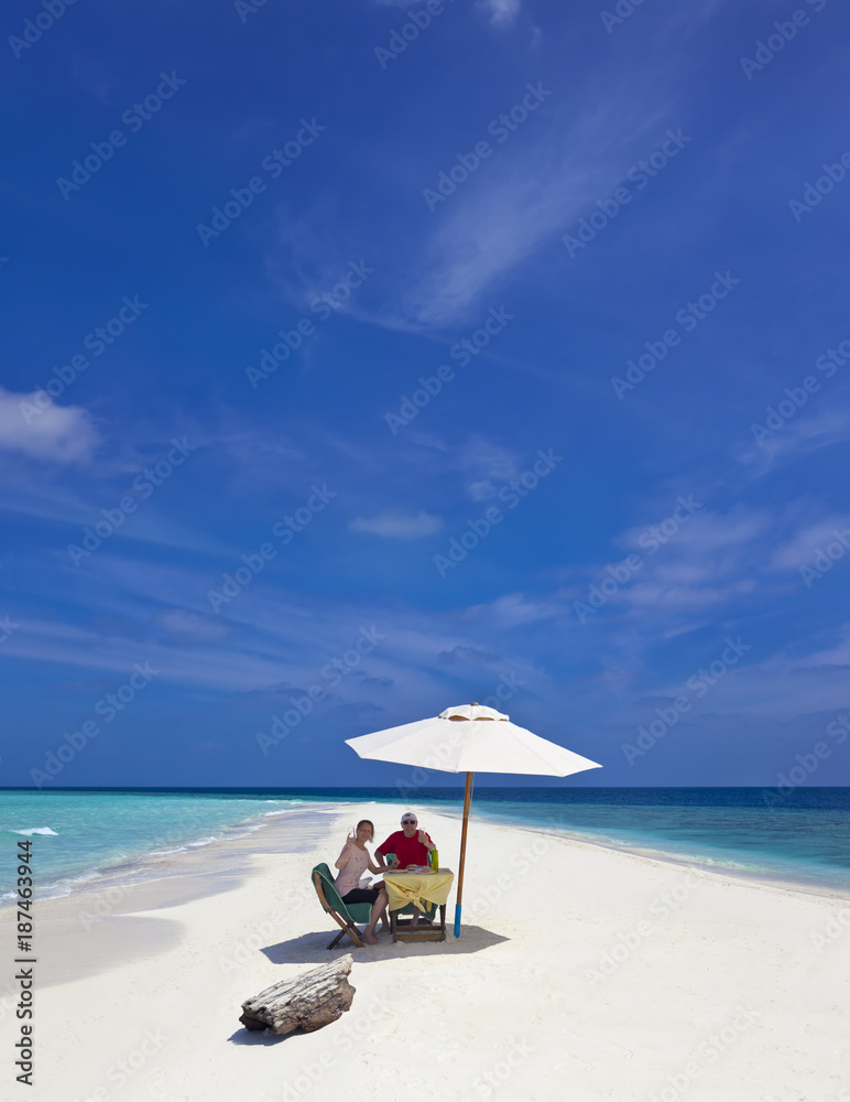 Picnic auf einer Sandbank im Indischen Ozean, (Malediven)