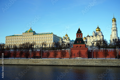Fototapeta Naklejka Na Ścianę i Meble -  Kremlin and Moscow river