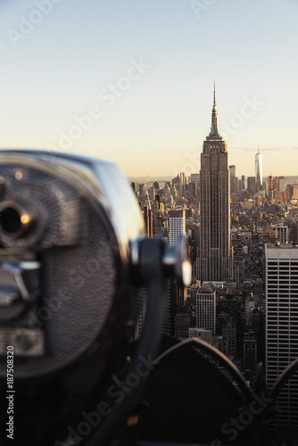 Binoculars over New York City. © santypan