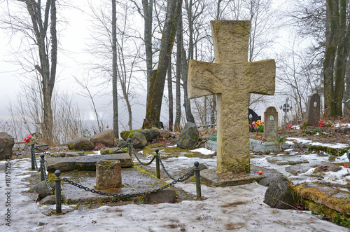 Труворов крест в Изборске, Псковская область photo