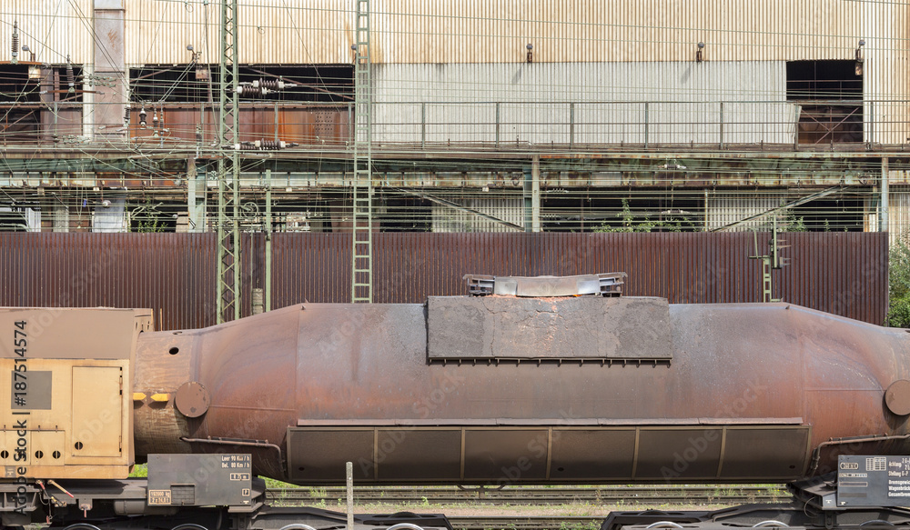 Naklejka premium rusty torpedo car