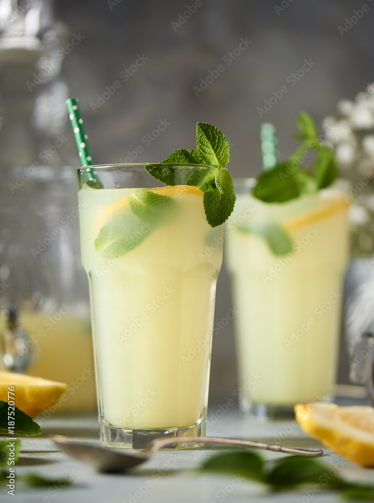 Fresh Squeezed Lemonade Fresh Squeezed Lemonade